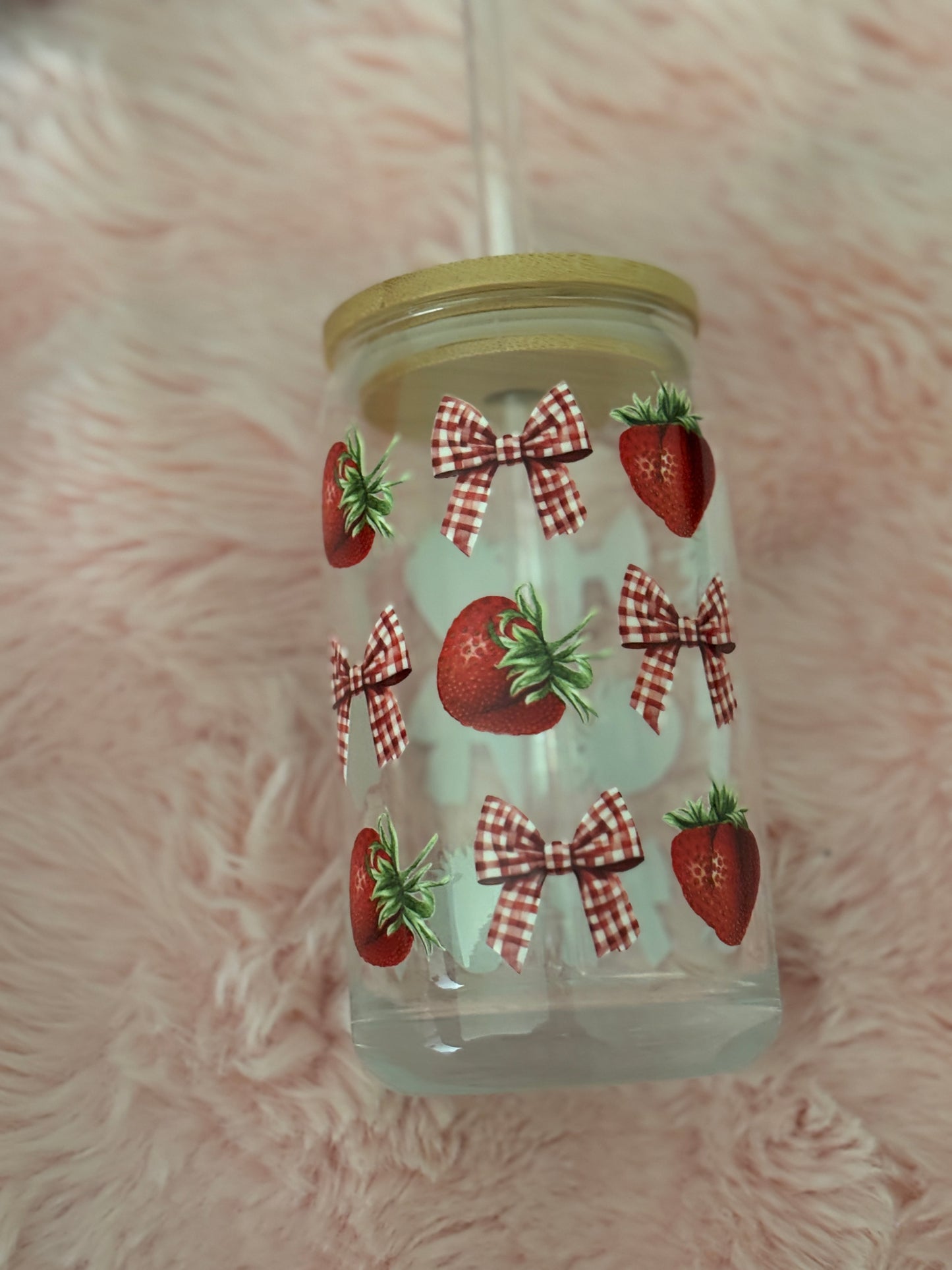 Strawberry Gingham Glass Cup with Bamboo Lid & Straw – 16oz